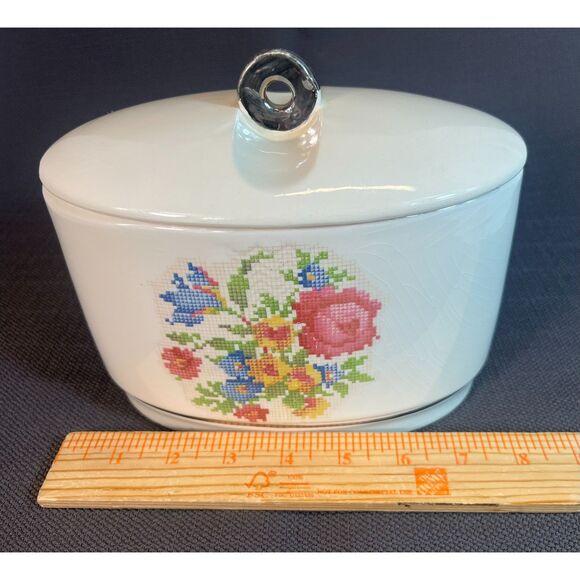 Vintage Petit Point Floral Needlepoint Harker Pottery Canister w/Lid USA Roses - Picture 13 of 13